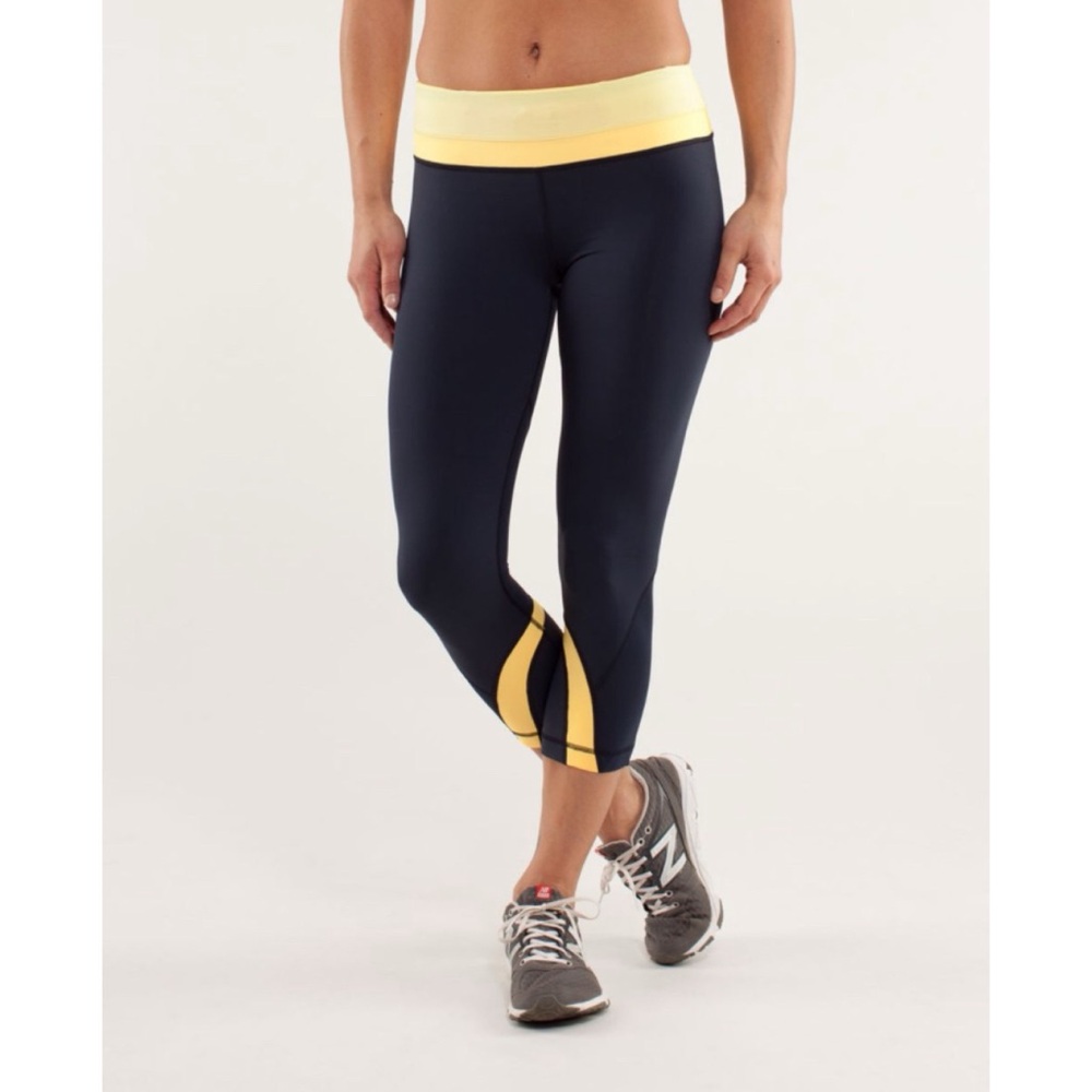 Lululemon Run: Inspire Crop II Inkwell / Mellow Lemon / Burning Yellow 10